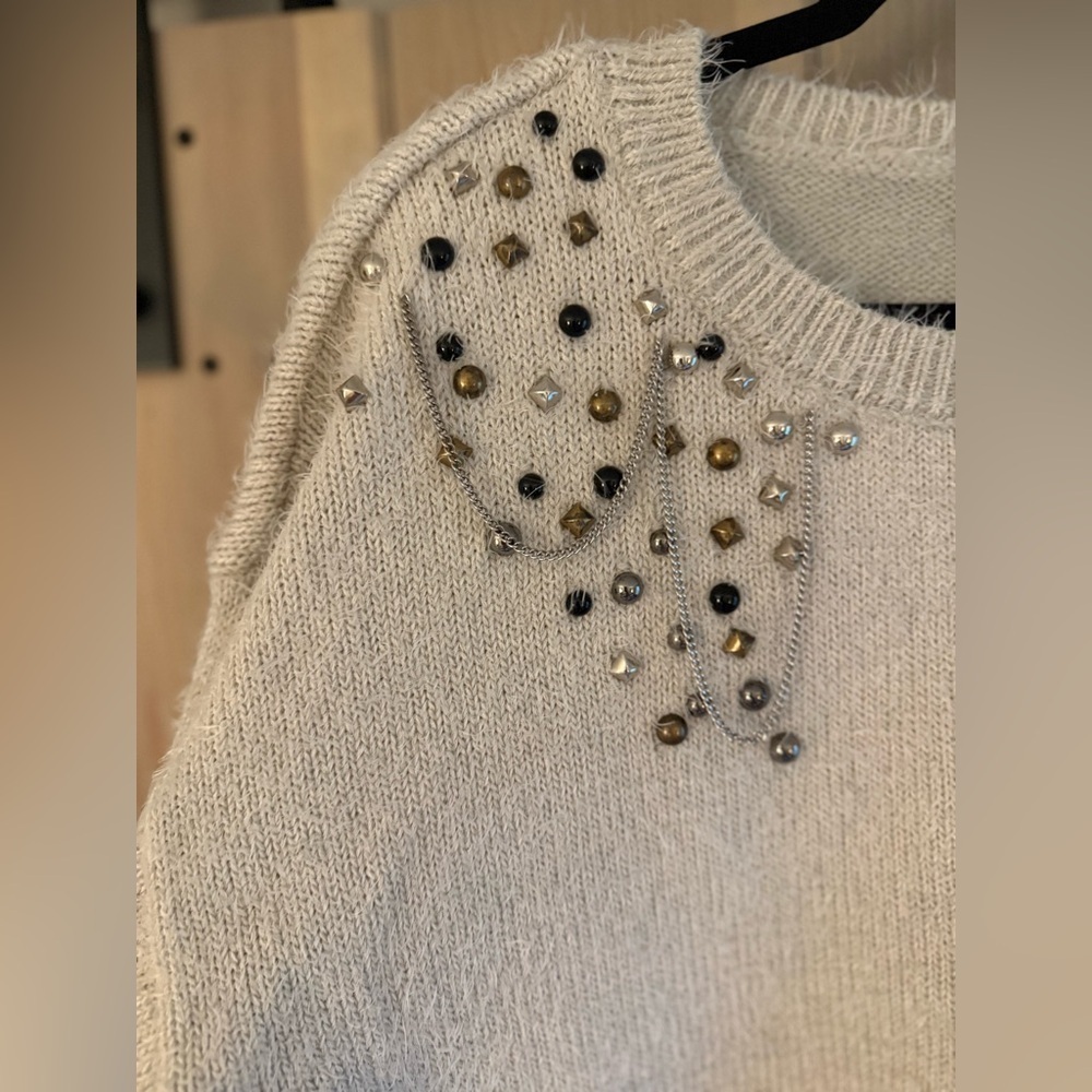 Fate Stud and Chain Fuzzy Sweater - Picture 4 of 8